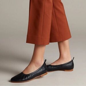 Clarks Grace Mia leather ballet flats classic black minimalist slip on Size 6
